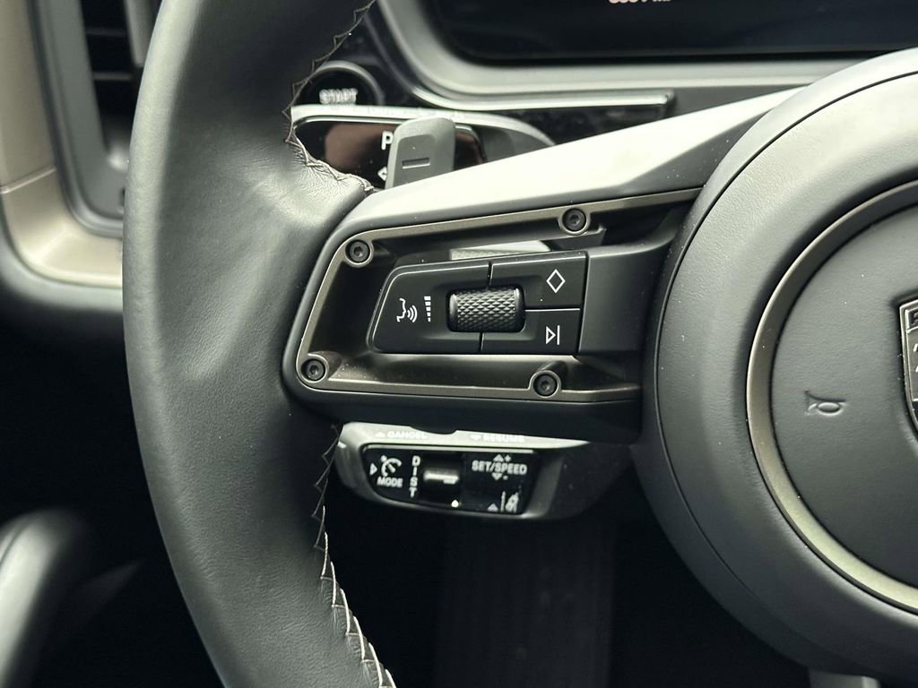 Certified 2025 Porsche Cayenne Turbo image 23