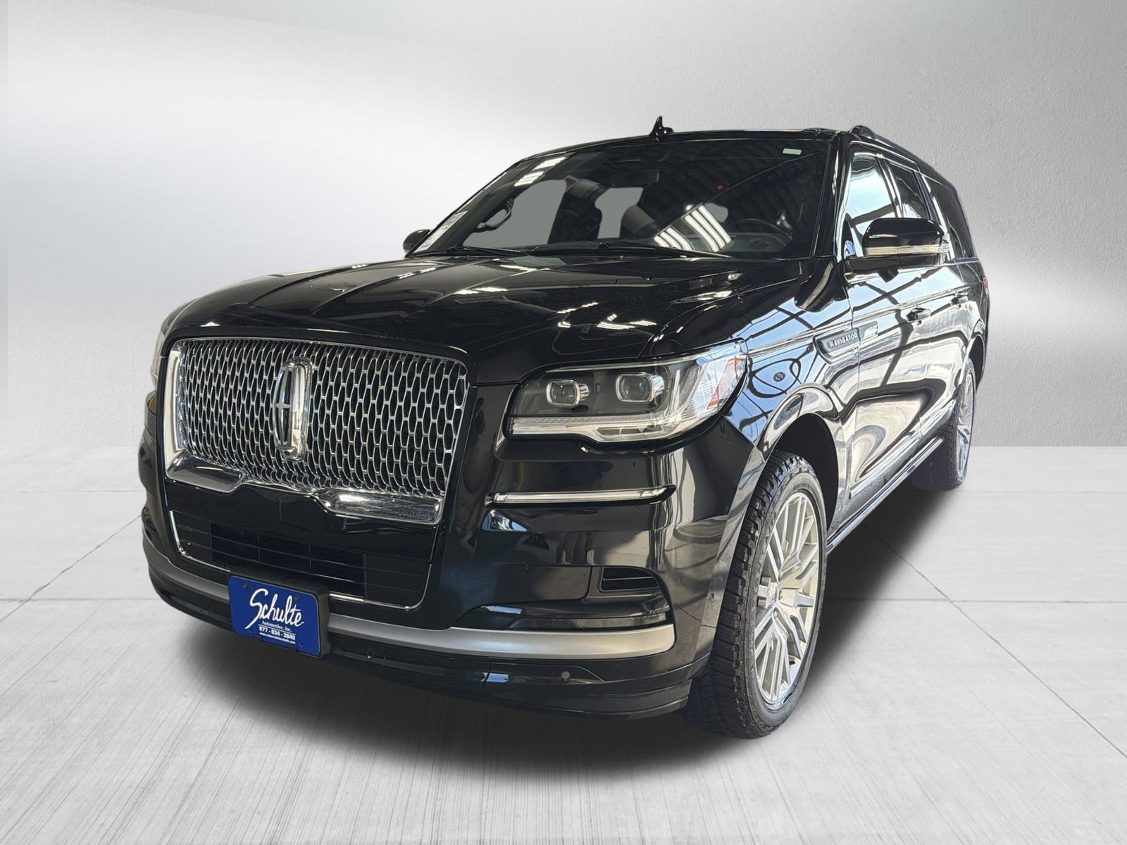 Used 2024 Lincoln Navigator L Reserve image 3
