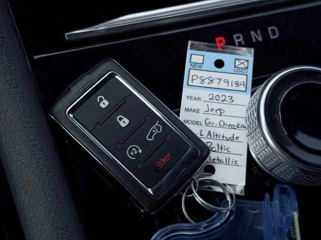Used 2023 Jeep Grand Cherokee L Laredo AWD/4WD image 49