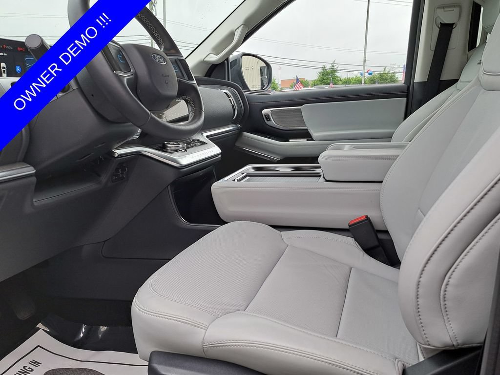 New 2026 Ford Expedition Platinum w/ Driver's Package AWD/4WD image 12
