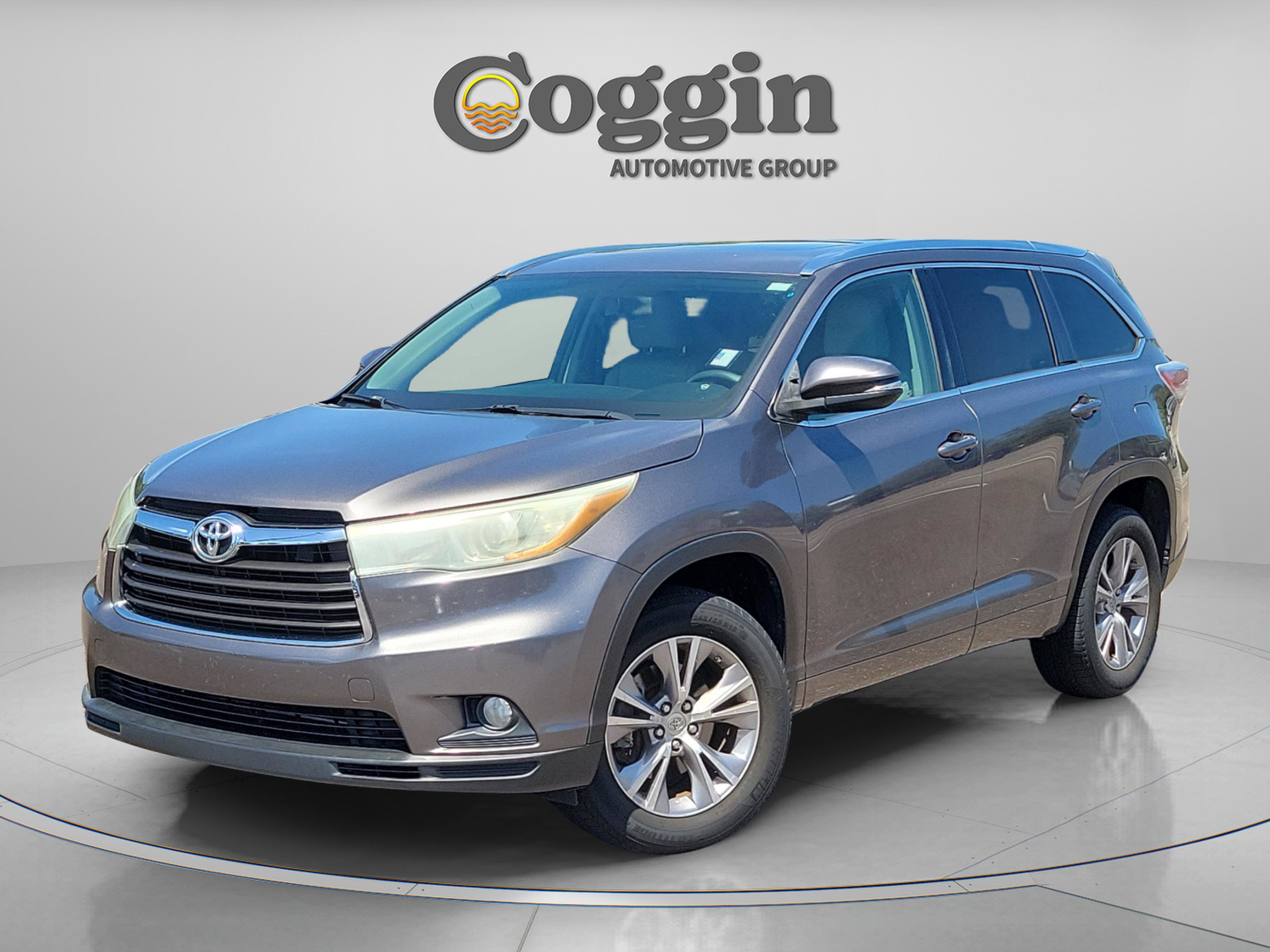 Used 2015 Toyota Highlander XLE image 1