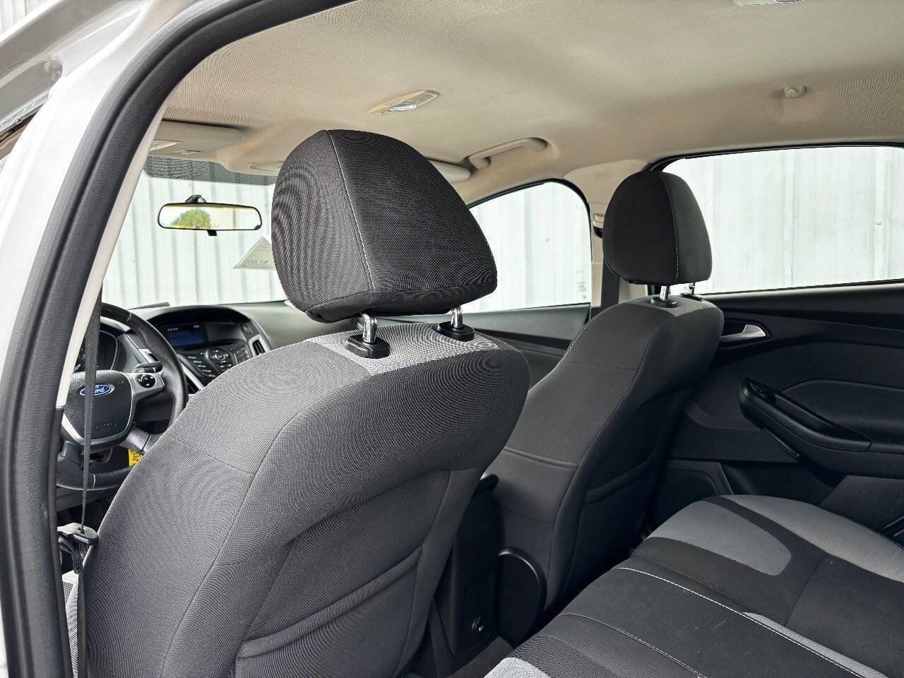 Used 2014 Ford Focus SE w/ SE Sport Package FWD image 14