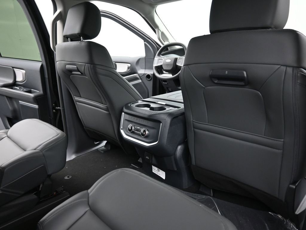 New 2026 Ford Expedition Active image 10