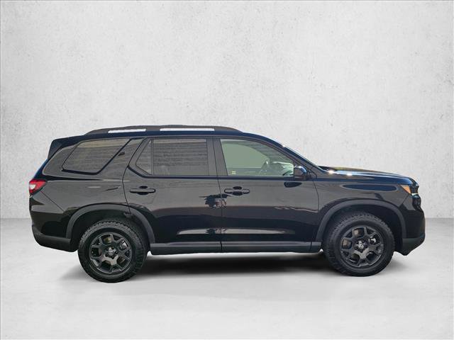 Used 2025 Honda Pilot TrailSport image 4