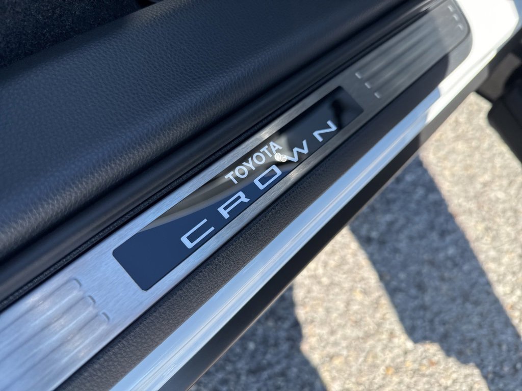 New 2025 Toyota Crown Signia image 5