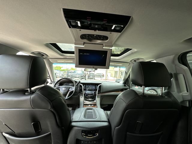 Used 2019 Cadillac Escalade Luxury AWD/4WD image 31