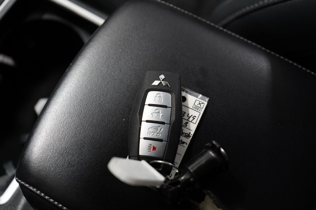 Used 2023 Mitsubishi Outlander SE FWD image 19
