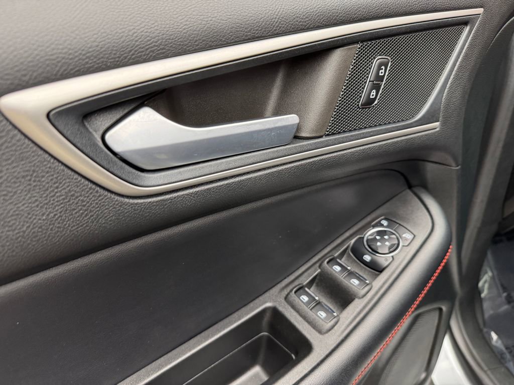 Certified 2023 Ford Edge ST-Line AWD/4WD image 11