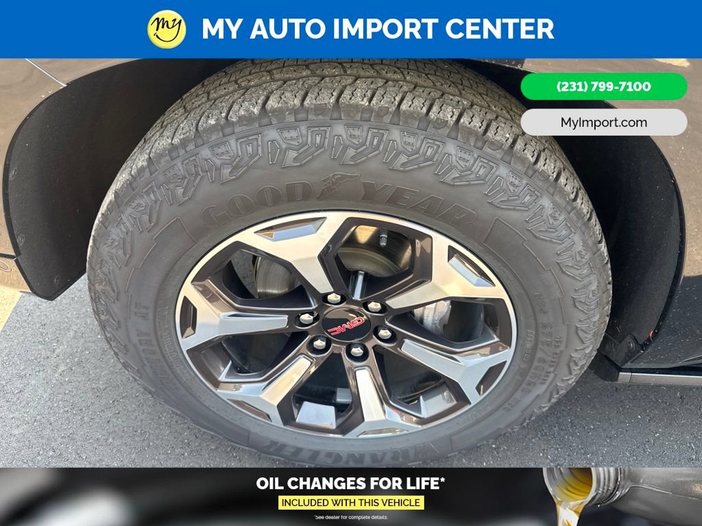Used 2025 GMC Yukon XL AT4 Ultimate AWD/4WD image 9