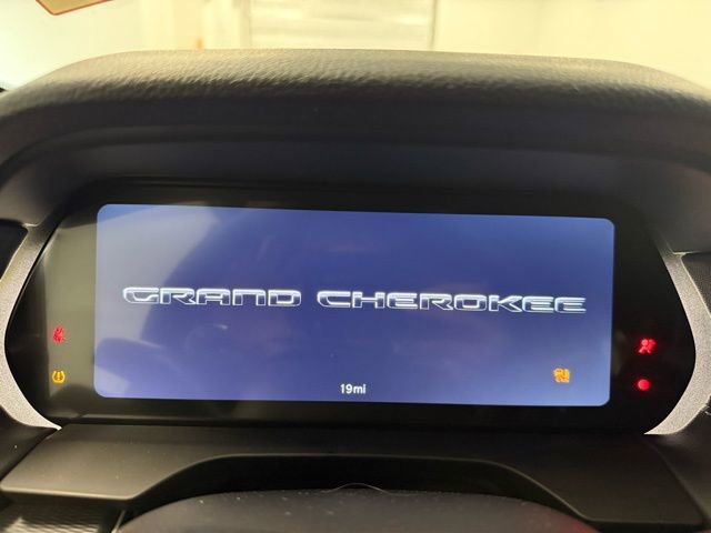 New 2026 Jeep Grand Cherokee L Laredo image 19