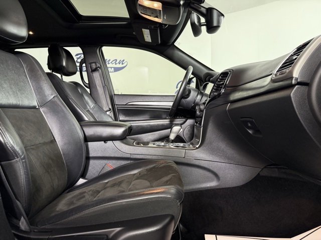 Used 2019 Jeep Grand Cherokee Altitude image 17