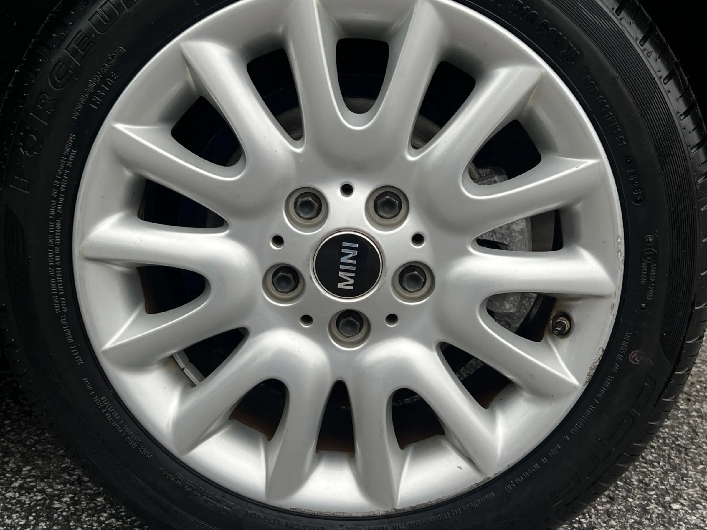 Used 2015 MINI Cooper 4-Door Hardtop FWD image 40