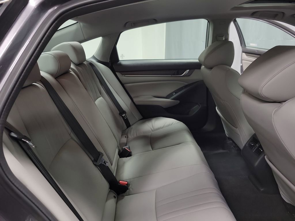 Used 2018 Honda Accord Touring image 22