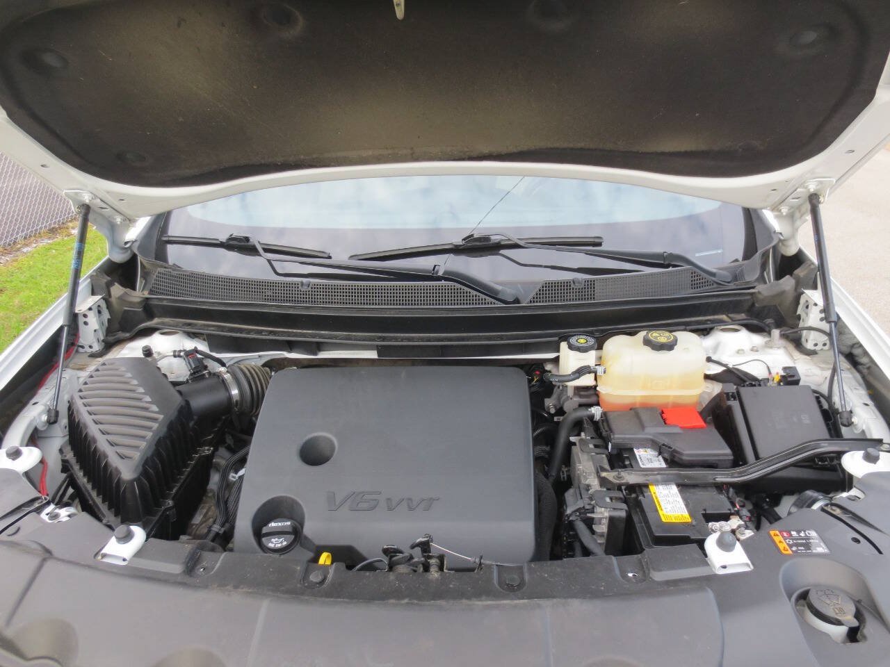 Used 2023 Chevrolet Traverse LS FWD image 4