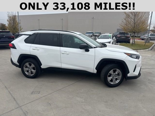 Used 2022 Toyota RAV4 LE image 2