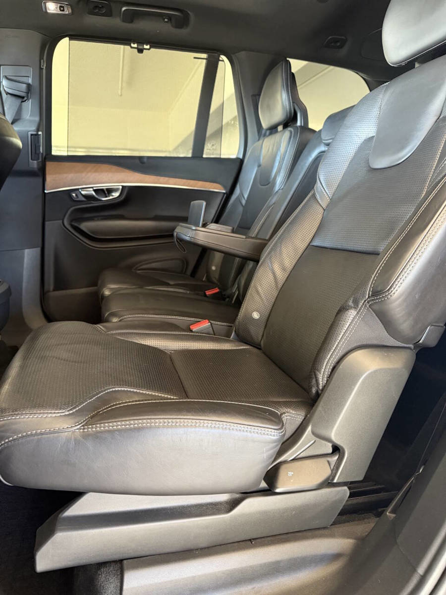 Used 2016 Volvo XC90 T6 Inscription w/ Vision Package AWD/4WD image 15