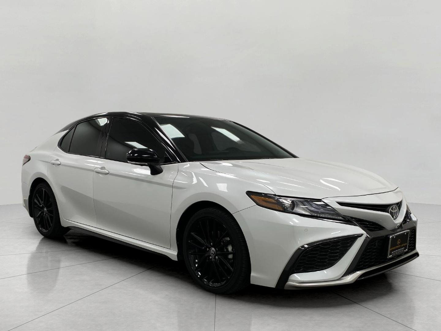Used 2024 Toyota Camry XSE w/ Navigation Package FWD image 1