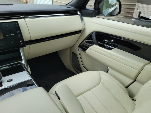 Used 2024 Land Rover Range Rover Long Wheelbase Autobiography AWD/4WD image 9