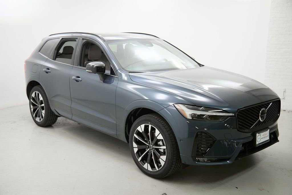 New 2026 Volvo XC60 B5 Plus w/ Protection Package Premier image 4