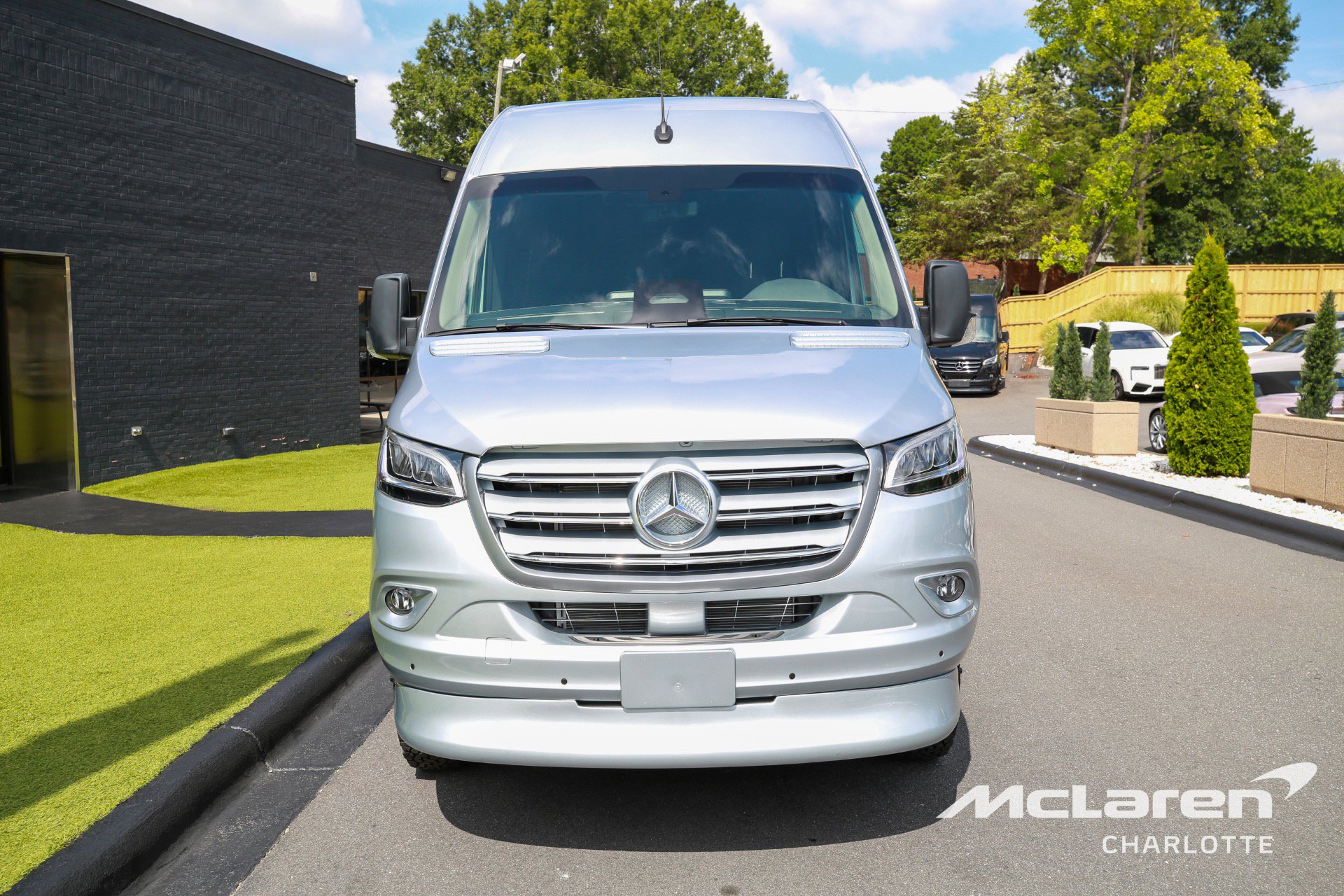 Used 2025 Mercedes-Benz Sprinter 3500 image 4