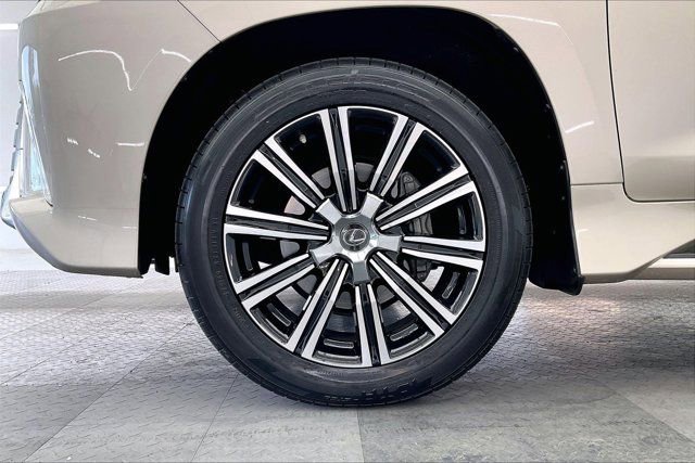 Used 2019 Lexus LX 570 4WD w/ Luxury Package image 8
