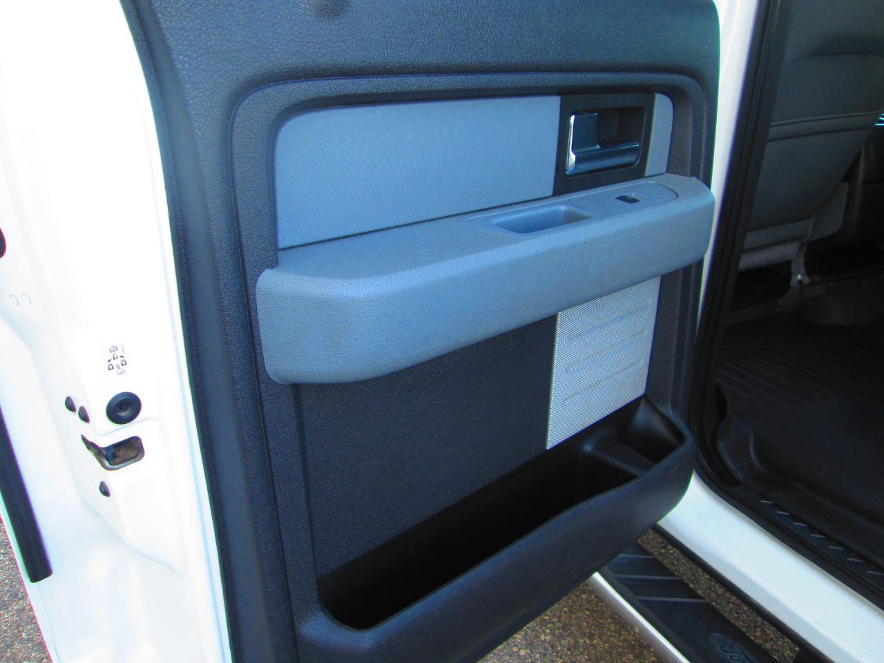 Used 2013 Ford F150 XLT w/ XLT Chrome Pkg AWD/4WD image 8