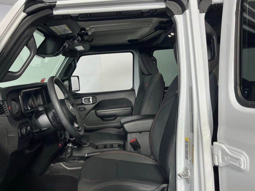 Used 2025 Jeep Wrangler Unlimited Rubicon image 23