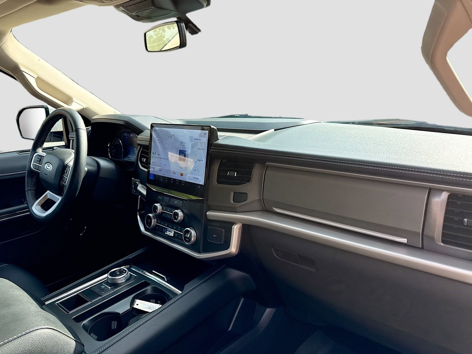 Used 2024 Ford Expedition XLT image 30