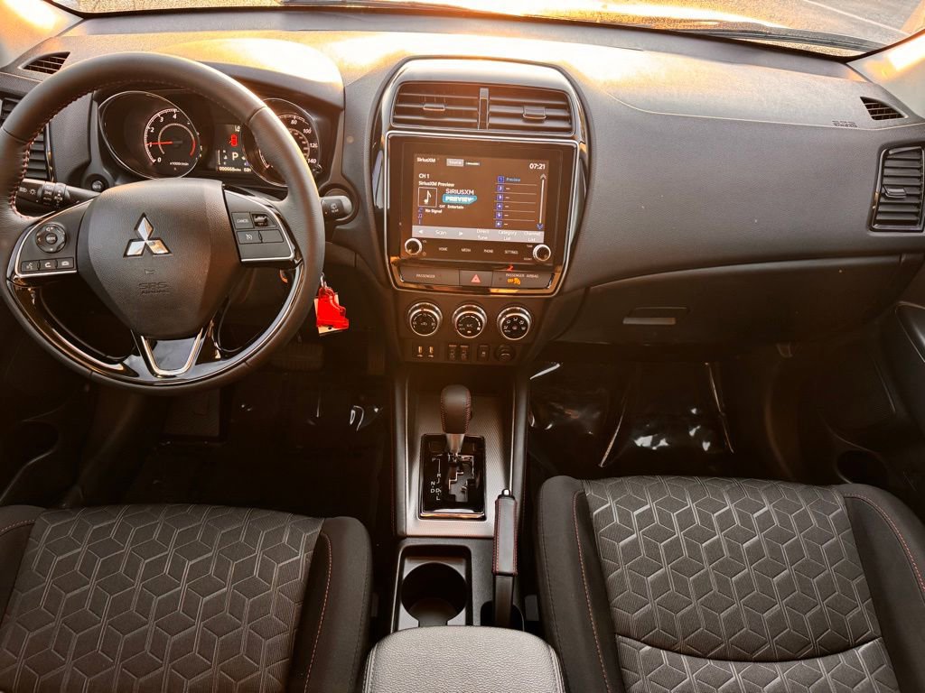 Used 2025 Mitsubishi Outlander Sport LE image 22
