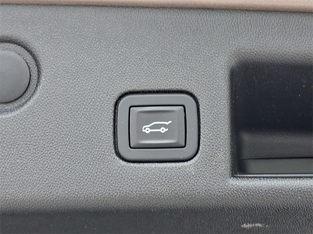 Used 2018 Chevrolet Equinox Premier image 31