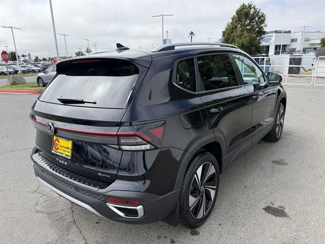 New 2025 Volkswagen Taos SE image 5