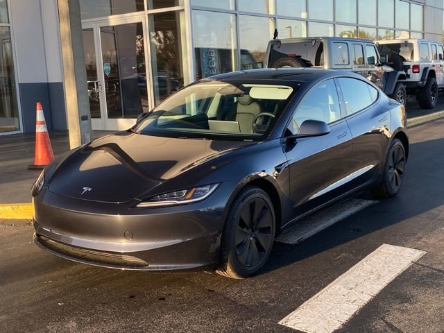 Used 2025 Tesla Model 3 Long Range image 4