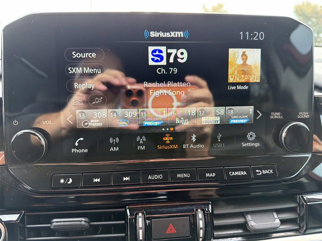 Used 2023 Nissan Pathfinder SL w/ Black Appearance Package image 24