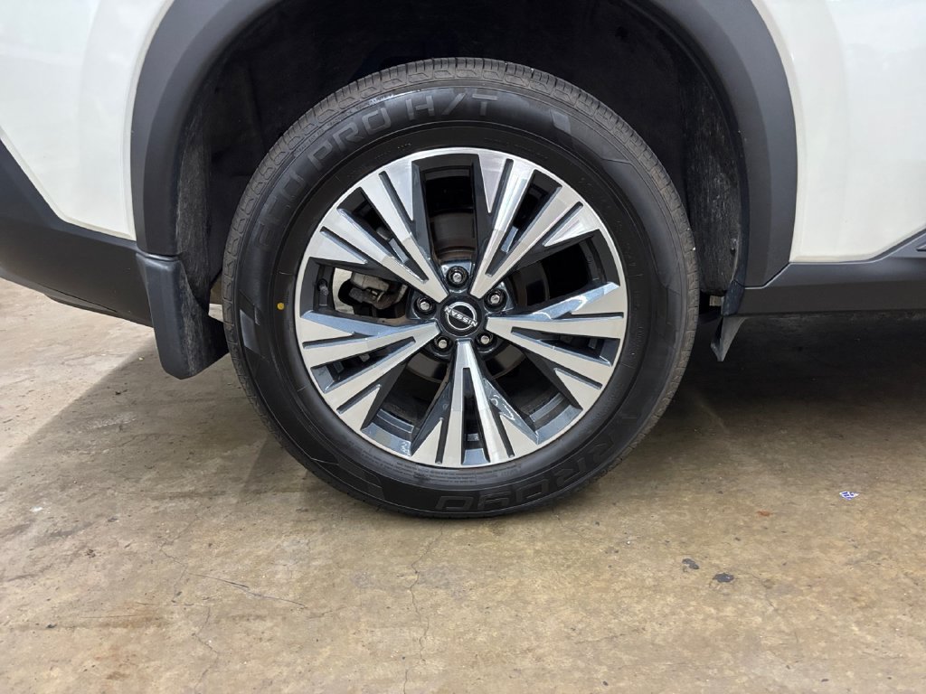 Used 2023 Nissan Rogue SV AWD/4WD image 38