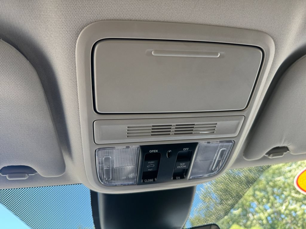 Used 2025 Honda Odyssey Touring image 25