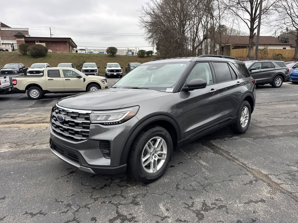 New 2026 Ford Explorer Active image 3