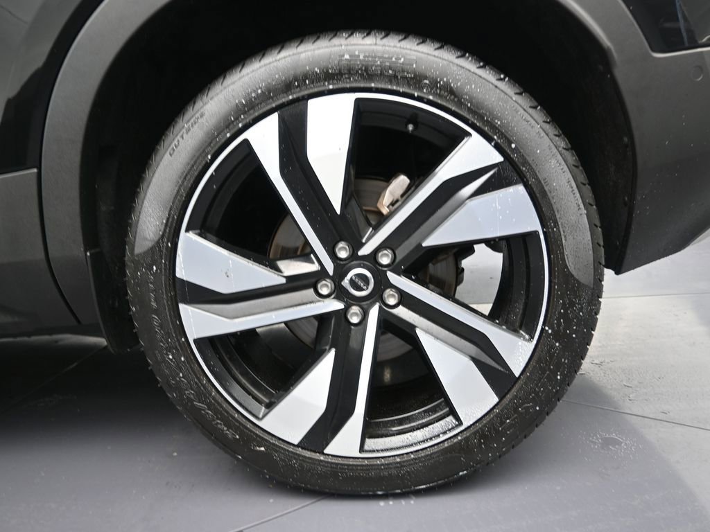 Certified 2023 Volvo XC40 B5 Ultimate w/ Protection Package image 10