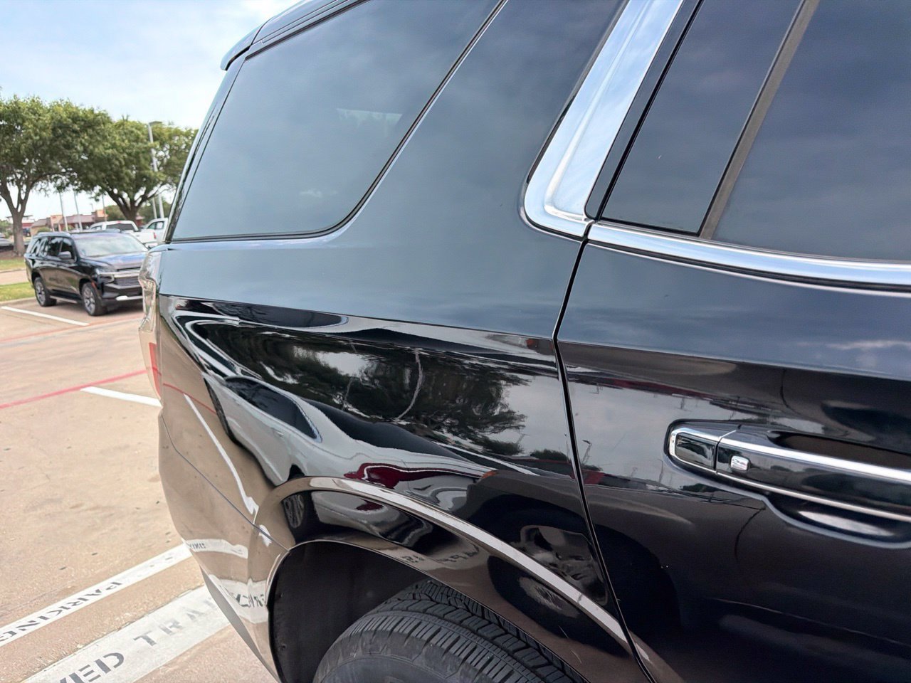 Used 2021 Chevrolet Tahoe Premier w/ Premium Package RWD image 9