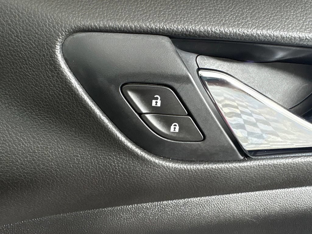 Used 2020 GMC Acadia SLE w/ Driver Convenience Package FWD image 39