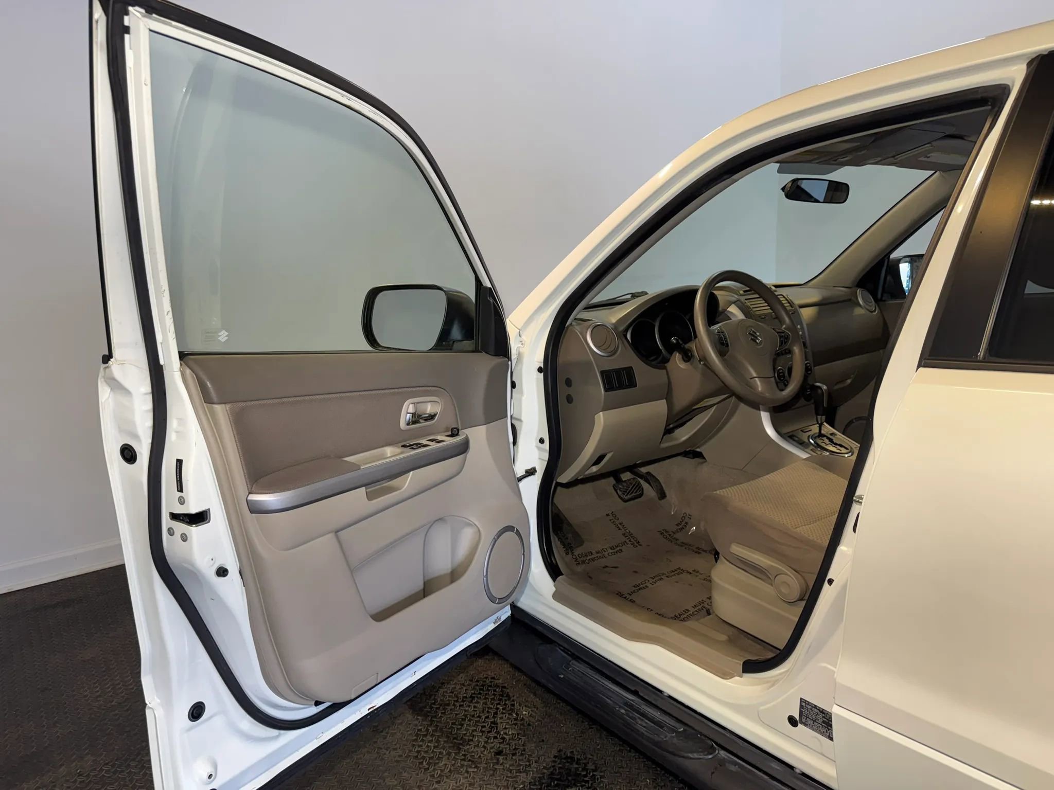 Used 2011 Suzuki Grand Vitara Premium image 8