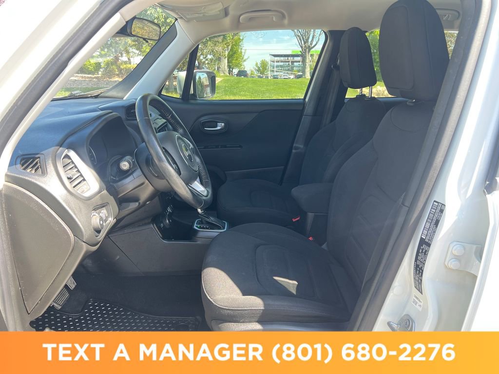 Used 2019 Jeep Renegade Latitude w/ Cold Weather Group AWD/4WD image 9