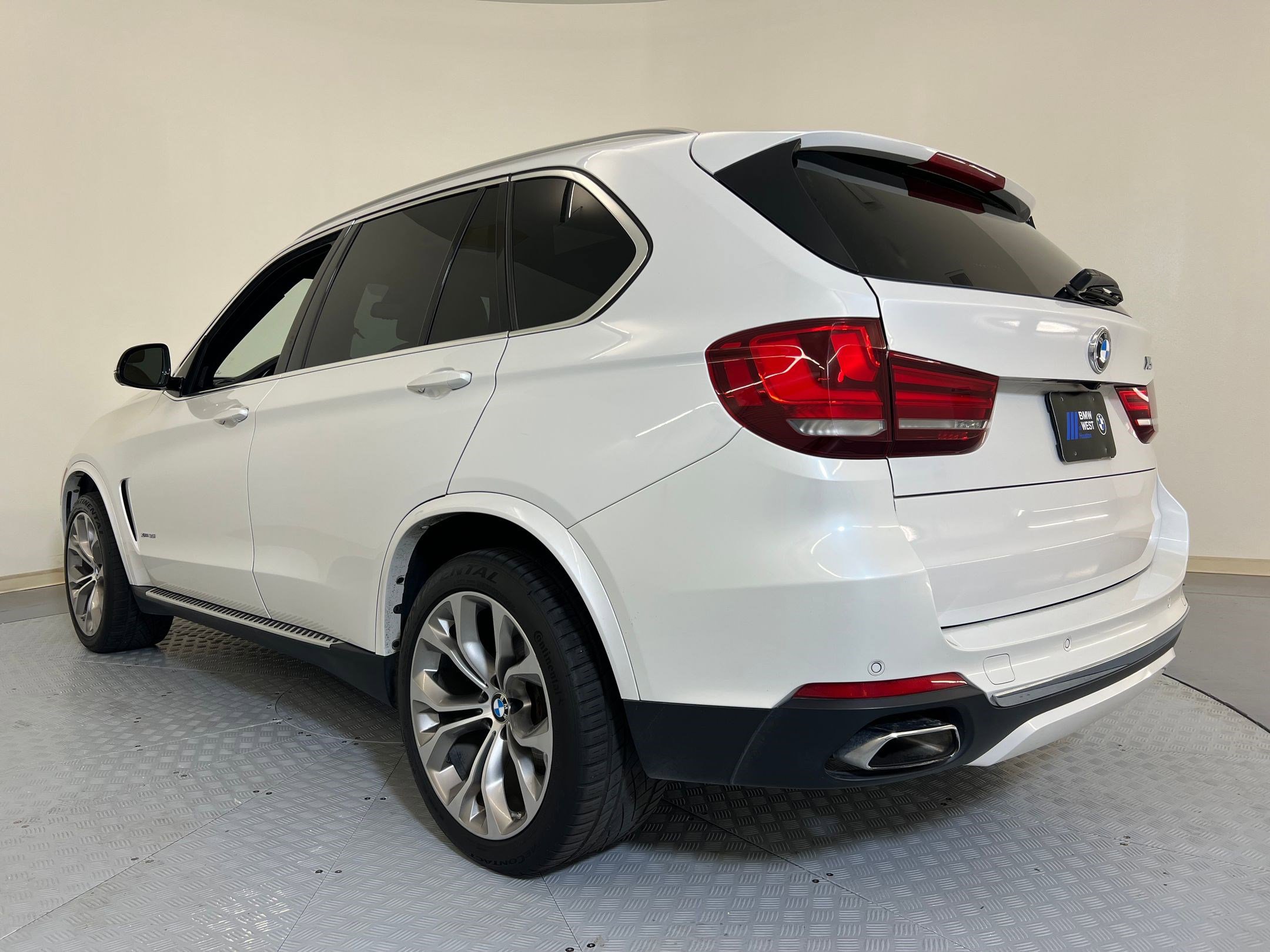 Used 2018 BMW X5 xDrive35i w/ Driving Assistance Package AWD/4WD image 3