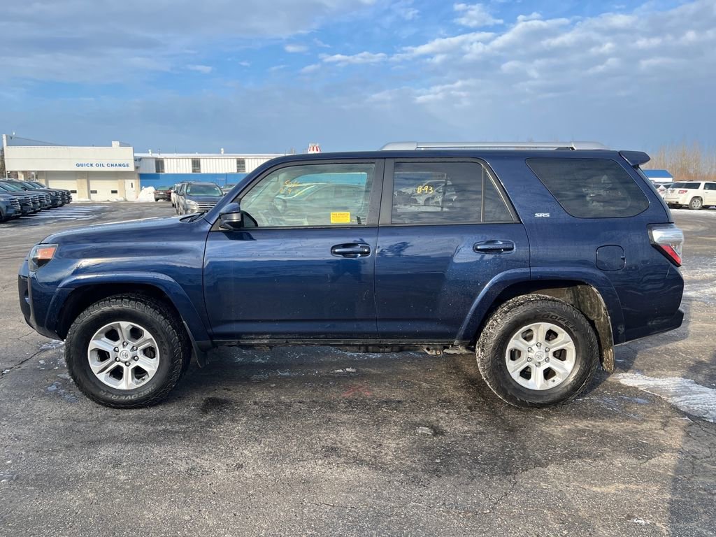 Used 2018 Toyota 4Runner SR5 image 2