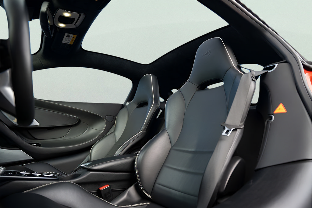 Used 2023 McLaren GT RWD image 39