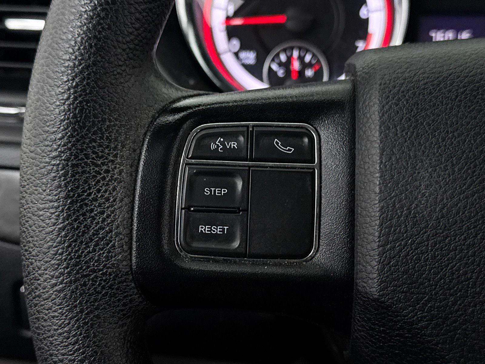 Used 2020 Dodge Grand Caravan SE w/ UConnect Hands-Free Group FWD image 25