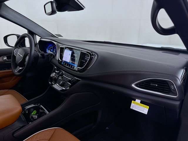 New 2026 Chrysler Pacifica Pinnacle image 31