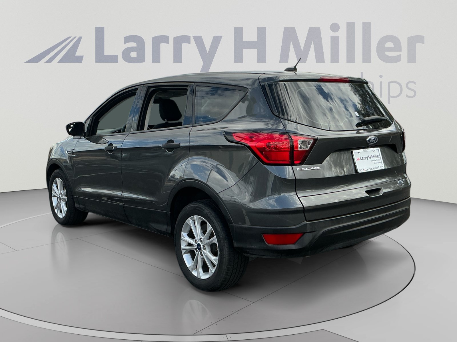 Used 2019 Ford Escape S FWD image 3