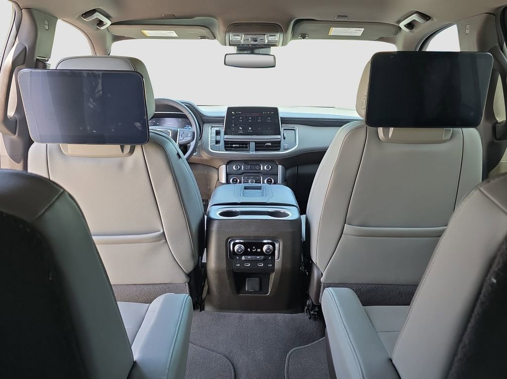 Used 2024 GMC Yukon XL SLT w/ SLT Luxury Package AWD/4WD image 12