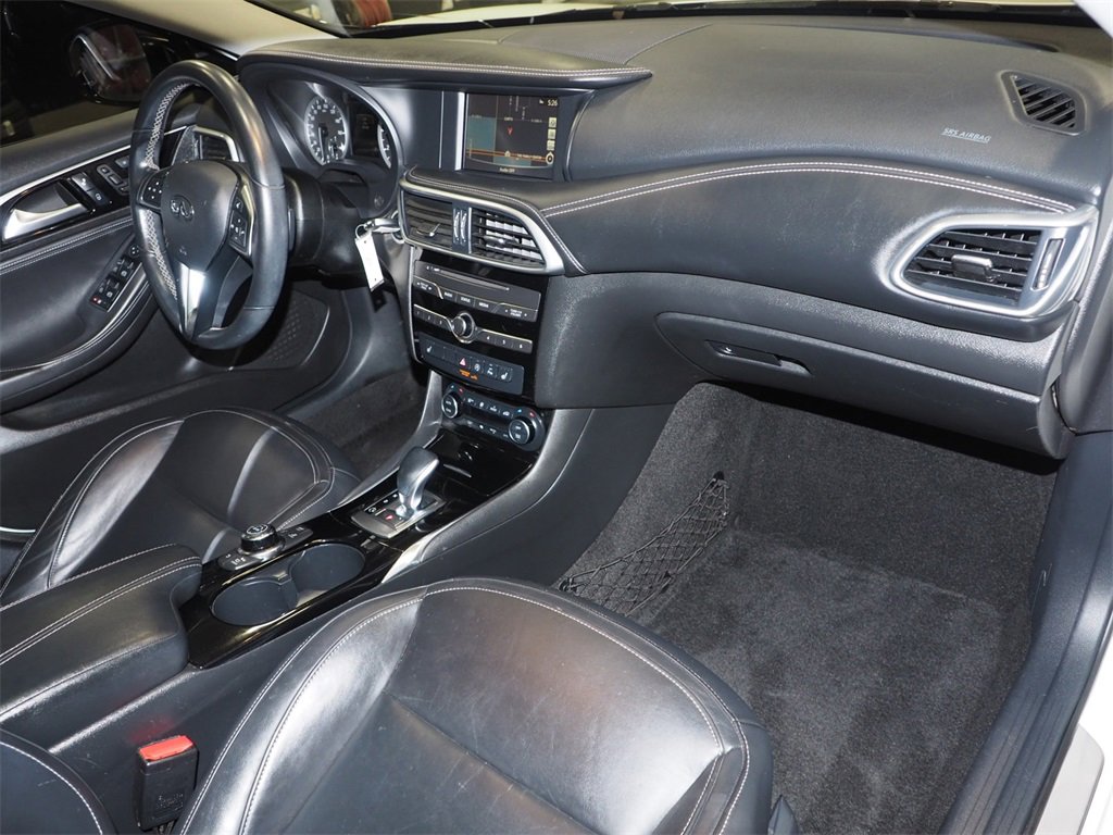 Used 2017 INFINITI QX30 Premium w/ Technology Package image 15