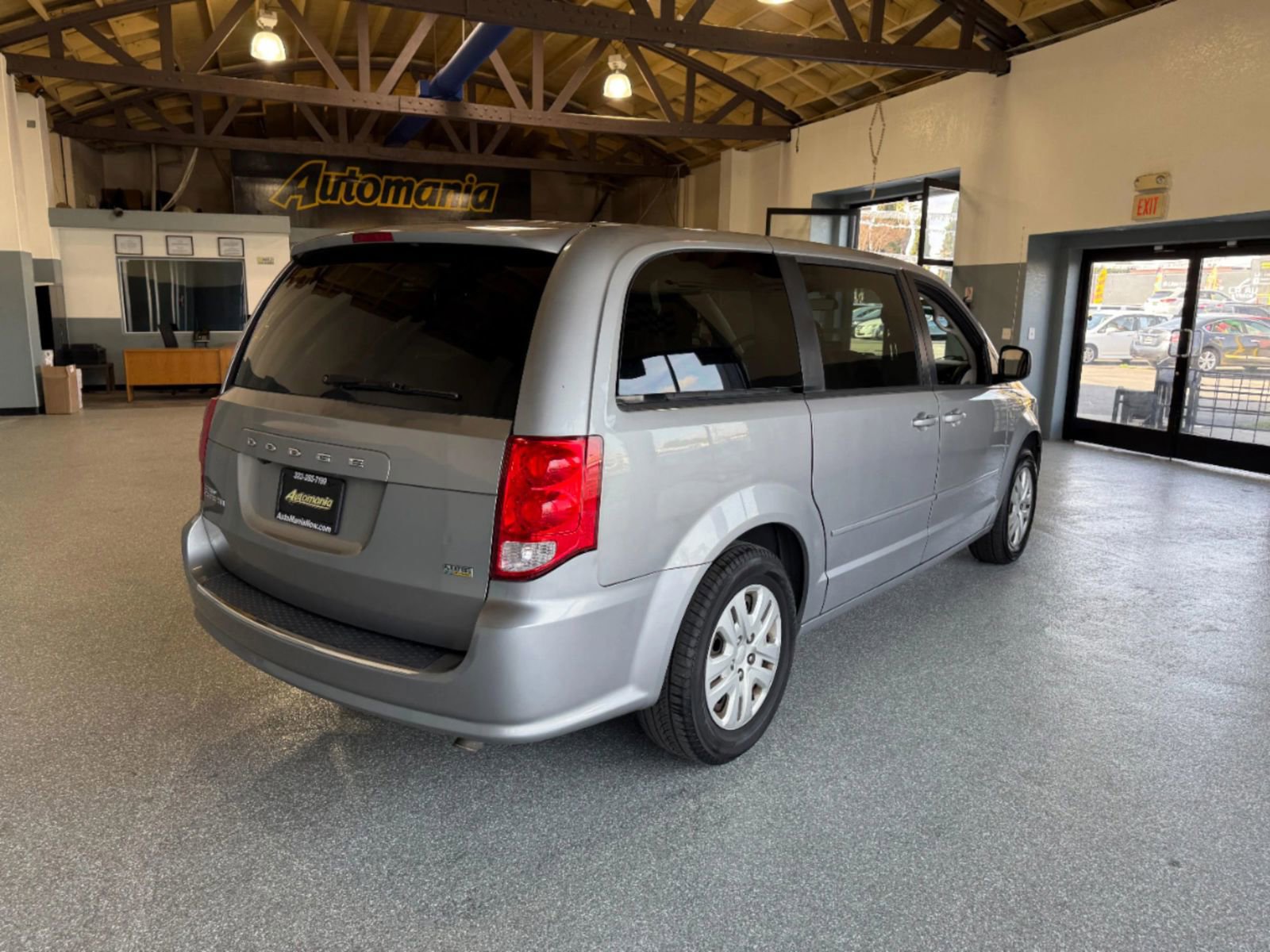 Used 2017 Dodge Grand Caravan SE FWD image 7